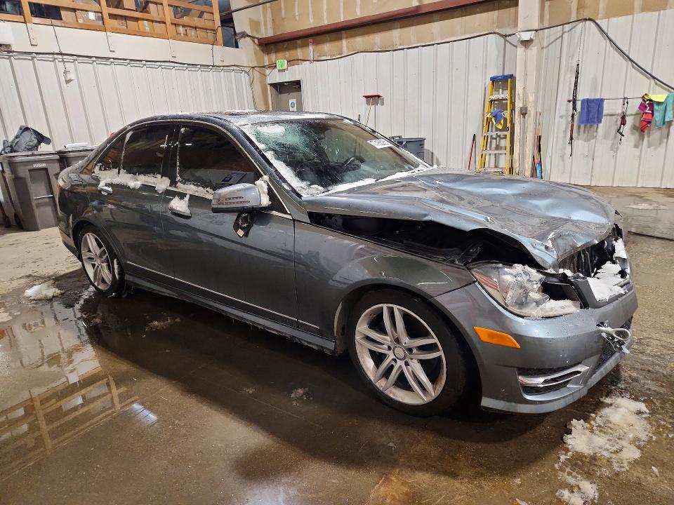 Photo 4 from auction – 2012 MERCEDES-BENZ C with VIN WDDGF8BBXCA728939