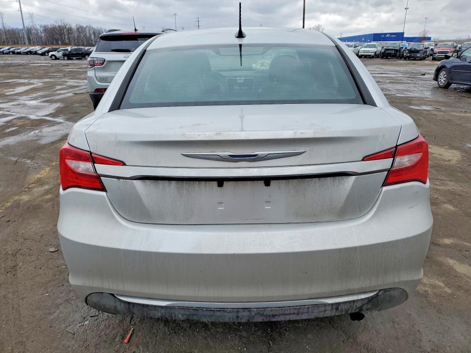 Photo 6 from auction – 2012 CHRYSLER 200 with VIN 1C3CCBCBXCN305157