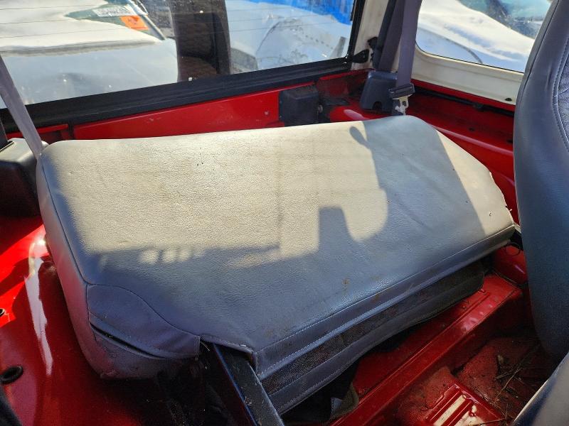 Photo 10 from auction – 1998 JEEP WRANGLER with VIN 1J4FY19S2WP749700