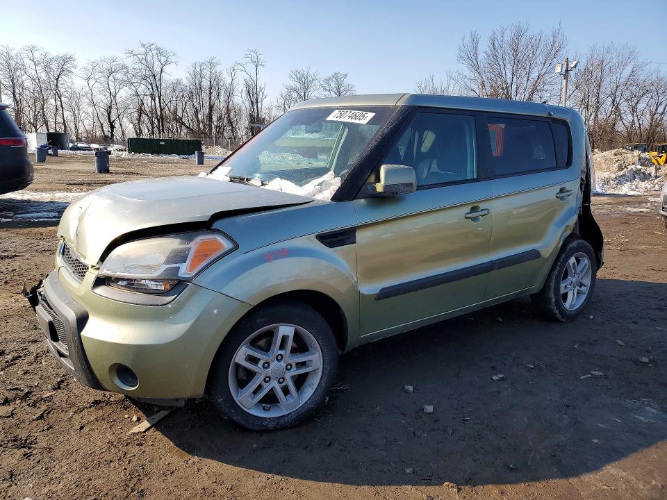 KIA SOUL 2011 with VIN KNDJT2A29B7331662 - Photo from auction