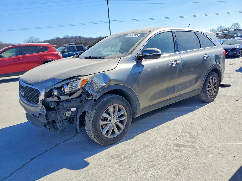 KIA SORENTO 2016 with VIN 5XYPG4A32GG037033 - Photo from auction