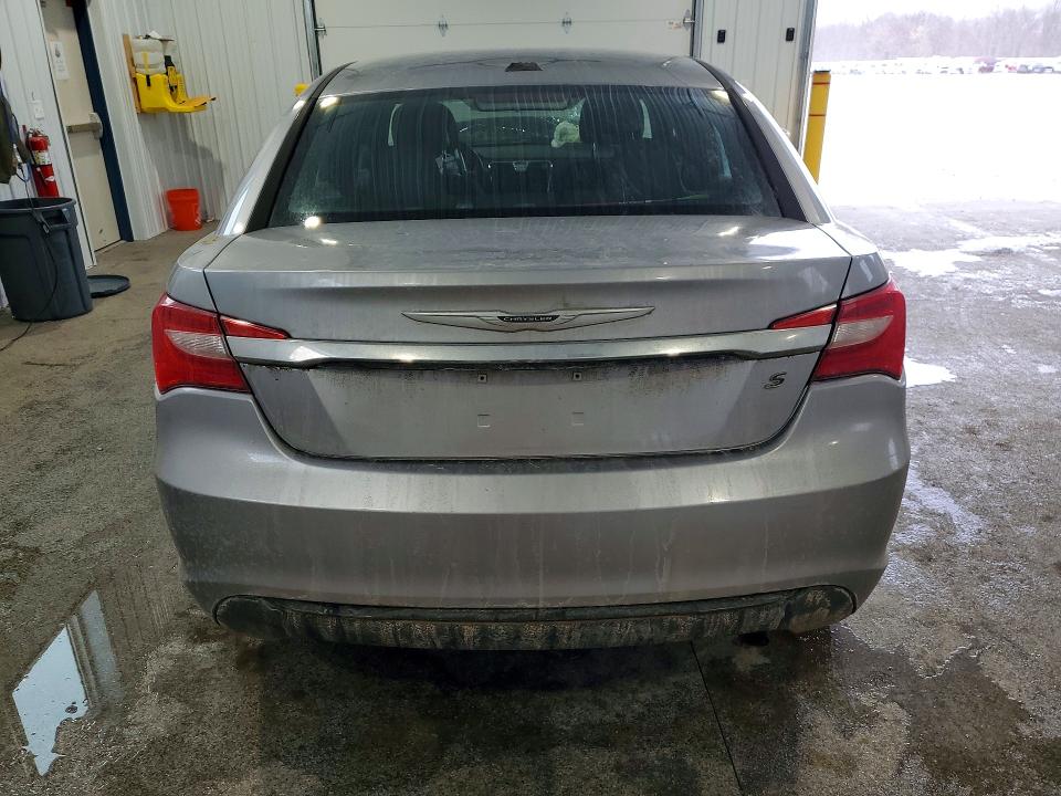 Photo 6 from auction – 2013 CHRYSLER 200 with VIN 1C3CCBBB1DN579995