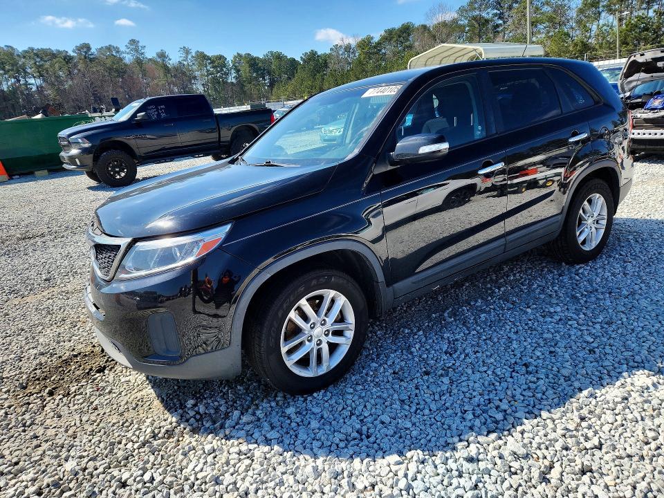 KIA SORENTO 2014 with VIN 5XYKT3A6XEG486760 - Photo from auction