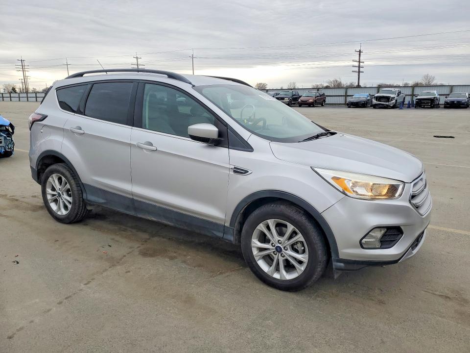 Photo 4 from auction – 2018 FORD ESCAPE with VIN 1FMCU0GD8JUB16210