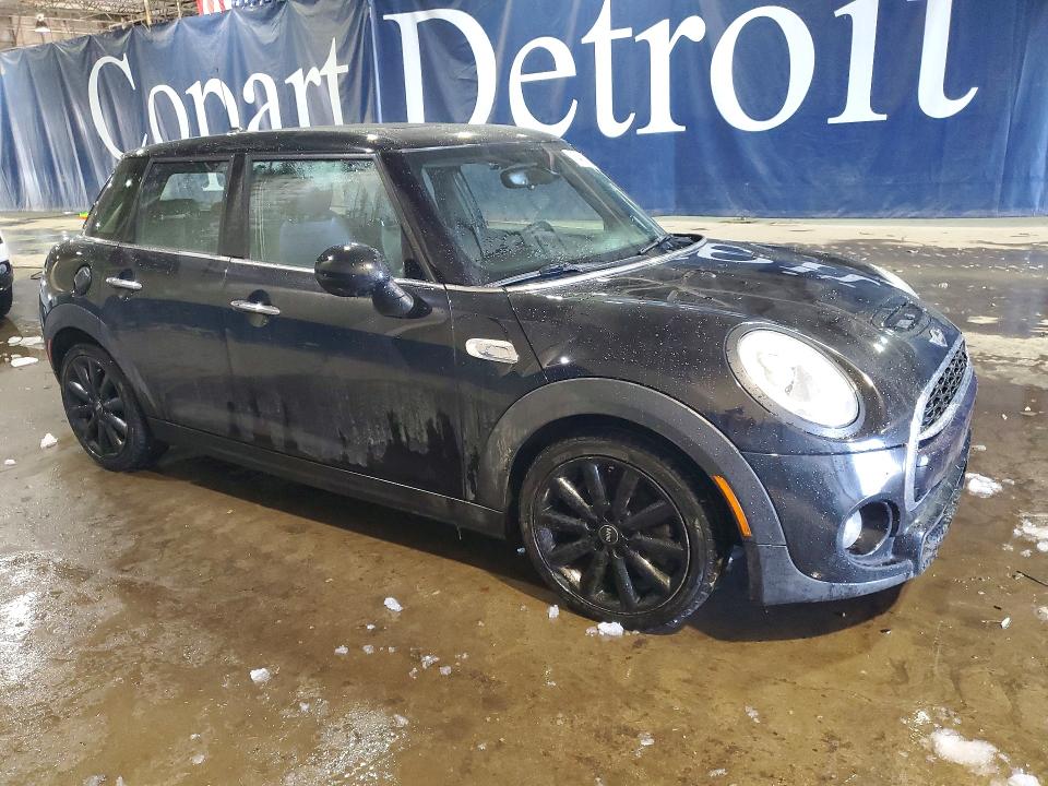 Photo 4 from auction – 2017 MINI COOPER with VIN WMWXU3C34H2F48626