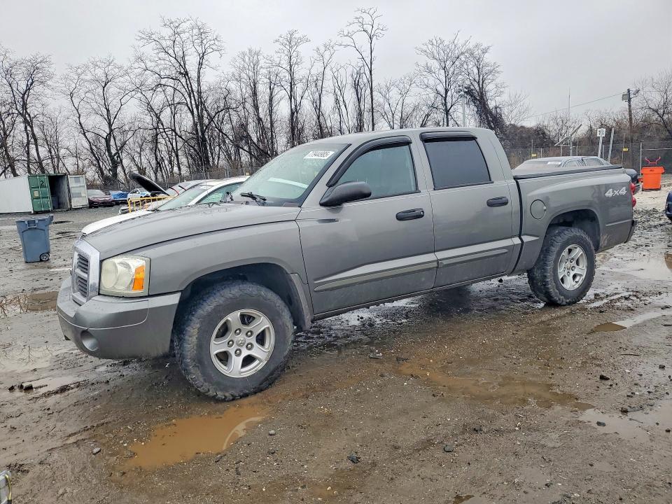 DODGE DAKOTA 2005 with VIN 1D7HW48N65S338528 - Photo from auction