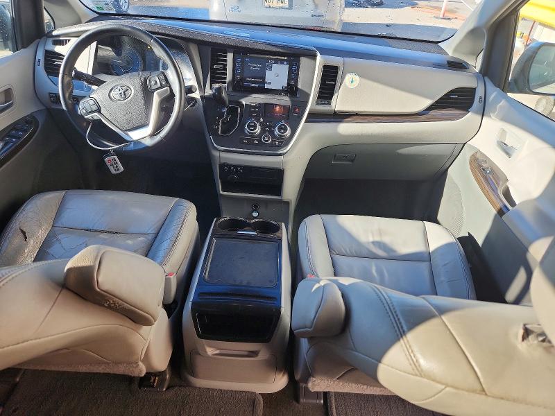 Photo 8 from auction – 2016 TOYOTA SIENNA XLE with VIN 5TDYK3DC8GS740115