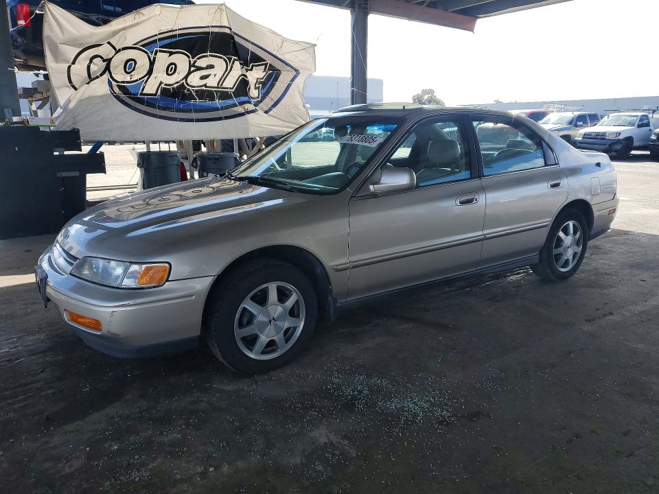 HONDA ACCORD 1995 with VIN 1HGCD5665SA086530 - Photo from auction