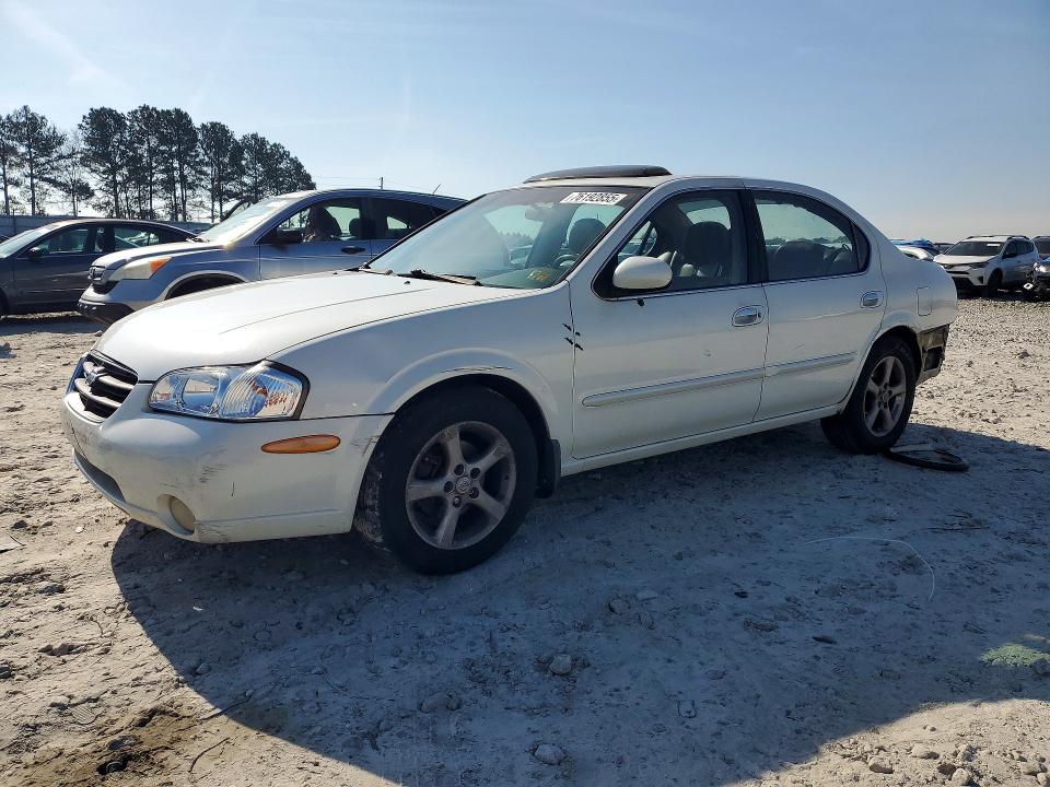 NISSAN MAXIMA GLE 2000 with VIN JN1CA31A2YT208767 - Photo from auction