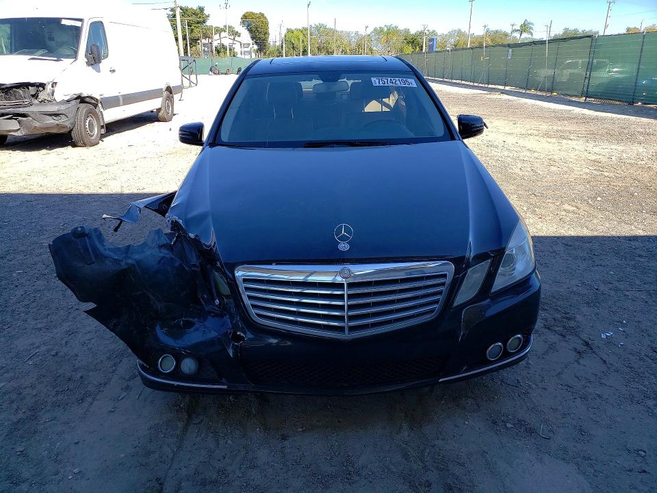 Photo 5 from auction – 2010 MERCEDES-BENZ E 350 with VIN WDDHF5GB2AA168262