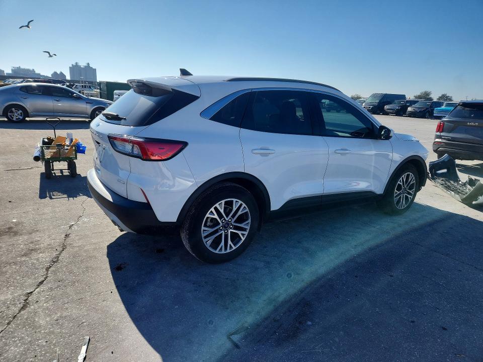Photo 3 from auction – 2020 FORD ESCAPE with VIN 1FMCU0H66LUA68273