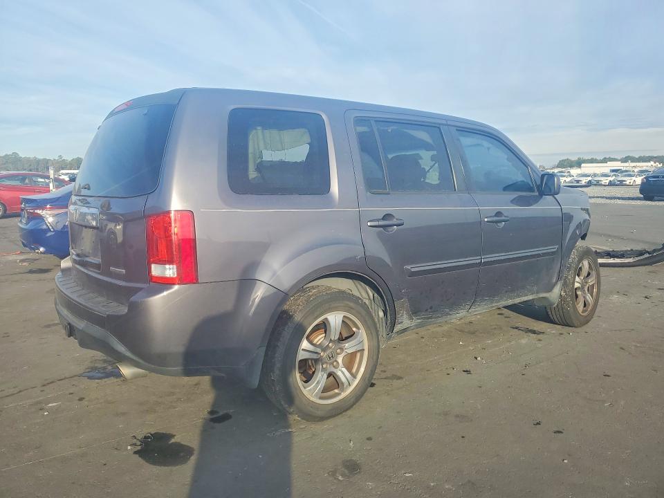 Photo 3 from auction – 2015 HONDA PILOT with VIN 5FNYF3H36FB026422