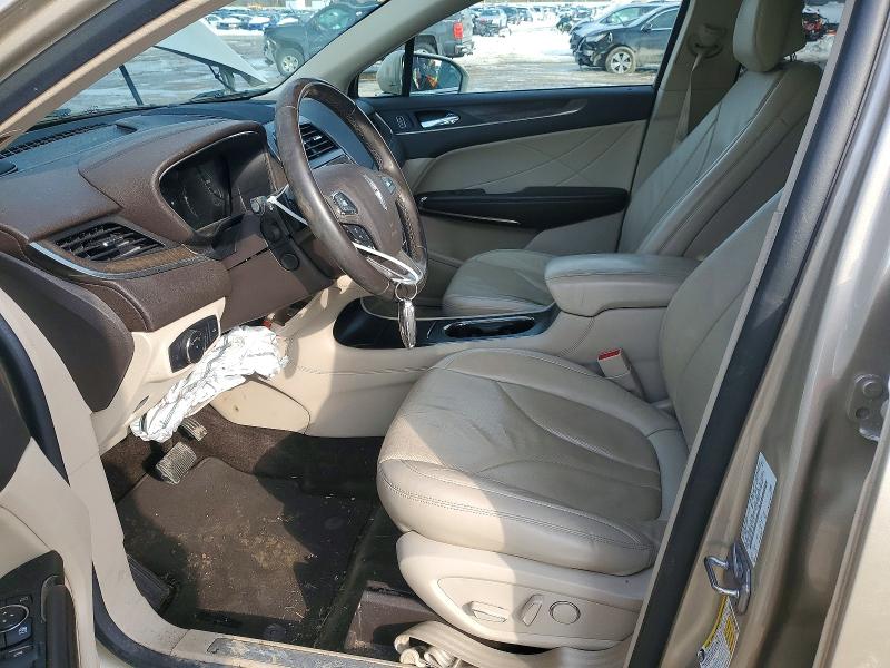 Photo 7 from auction – 2017 LINCOLN MKC RESERV with VIN 5LMCJ3D98HUL11192