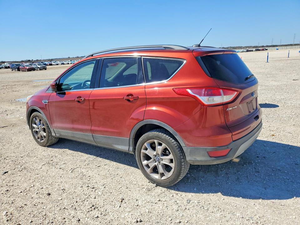 Photo 2 from auction – 2014 FORD ESCAPE with VIN 1FMCU0GX8EUE38880