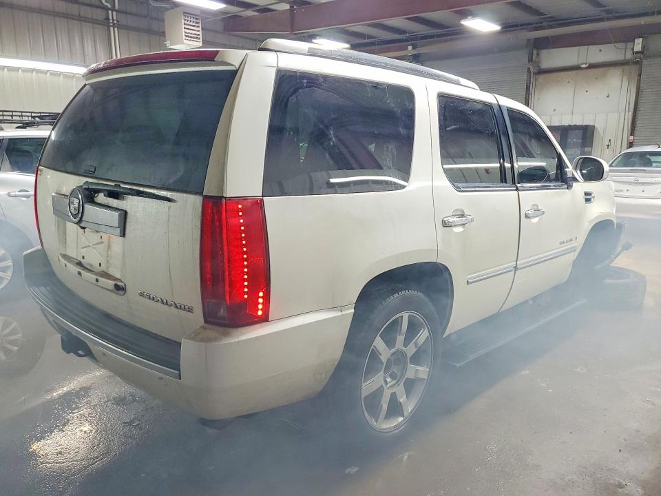 Photo 3 from auction – 2007 CADILLAC ESCALADE with VIN 1GYFK63807R419958