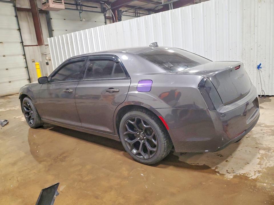 Photo 2 from auction – 2019 CHRYSLER 300 S with VIN 2C3CCABG2KH516450