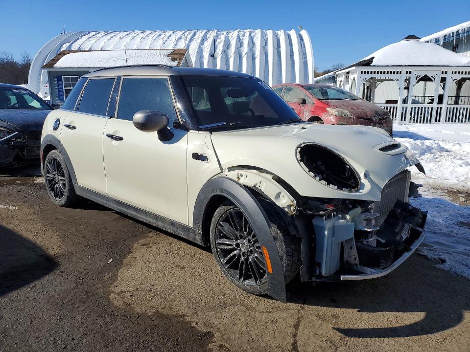 Photo 4 from auction – 2023 MINI COOPER S with VIN WMW53DK06P2T22624