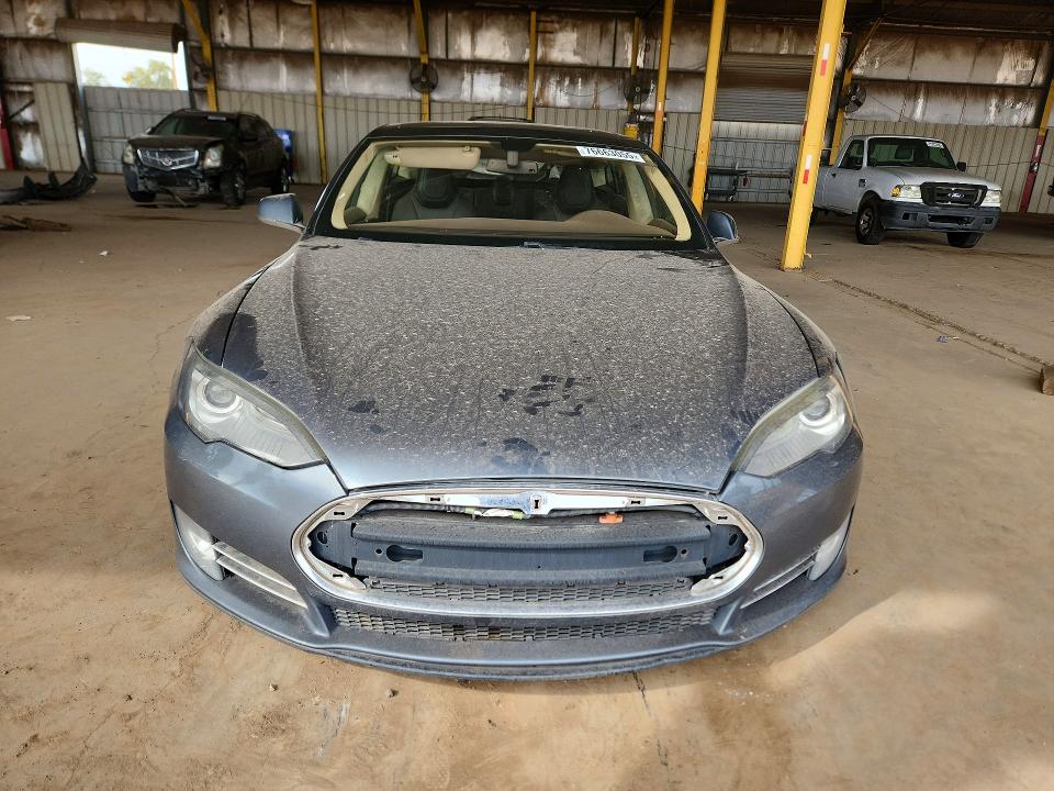 Photo 5 from auction – 2013 TESLA MODEL S with VIN 5YJSA1AG7DFP13525