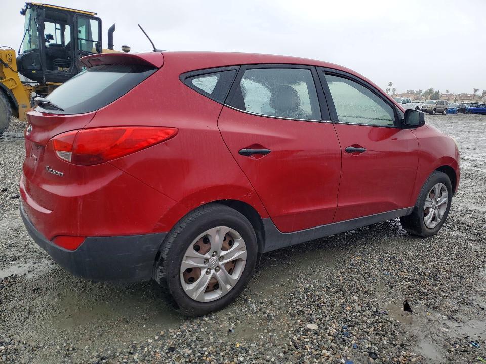 Photo 3 from auction – 2011 HYUNDAI TUCSON with VIN KM8JT3AB6BU265039
