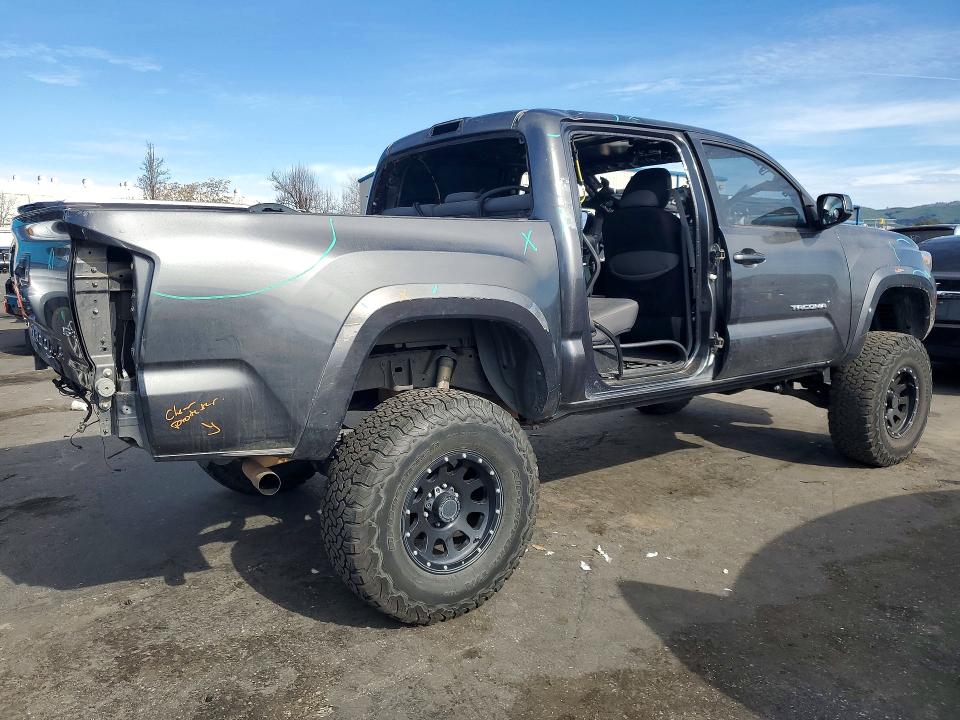 Photo 3 from auction – 2017 TOYOTA TACOMA with VIN 3TMCZ5AN8HM107560