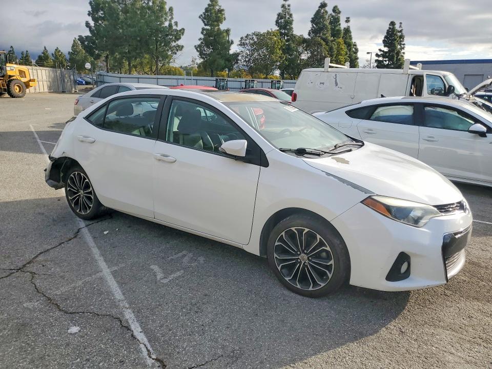 Photo 4 from auction – 2015 TOYOTA COROLLA with VIN 5YFBURHE1FP347031