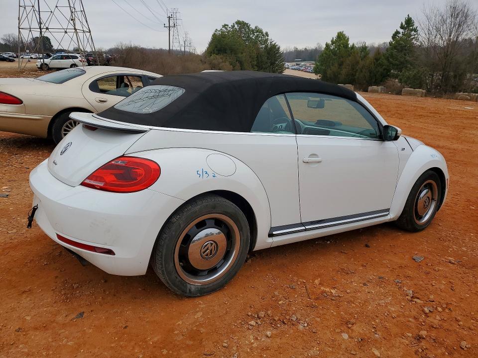 Photo 3 from auction – 2015 VOLKSWAGEN BEETLE with VIN 3VW7T7AT1FM805256