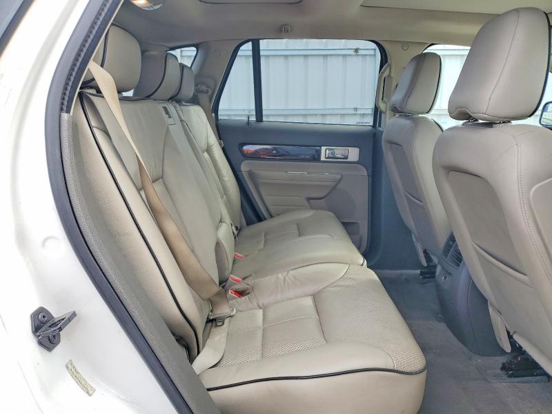 Photo 11 from auction – 2010 LINCOLN MKX with VIN 2LMDJ8JC8ABJ32557