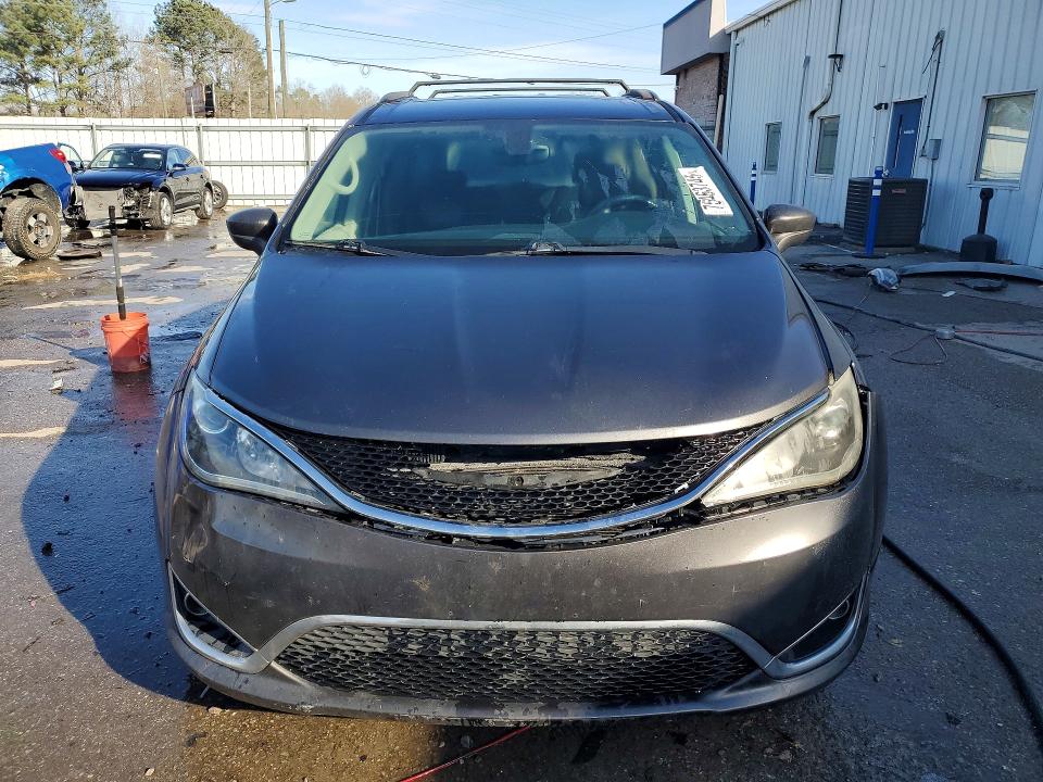 Photo 5 from auction – 2017 CHRYSLER PACIFICA with VIN 2C4RC1BG1HR526332