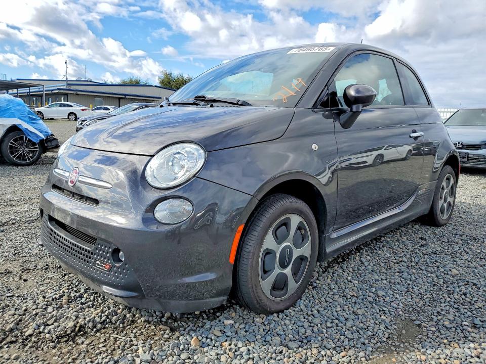 FIAT 500 2017 with VIN 3C3CFFGE3HT561683 - Photo from auction