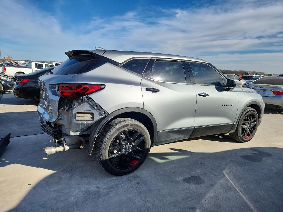 Photo 3 from auction – 2023 CHEVROLET BLAZER with VIN 3GNKBCR49PS186318