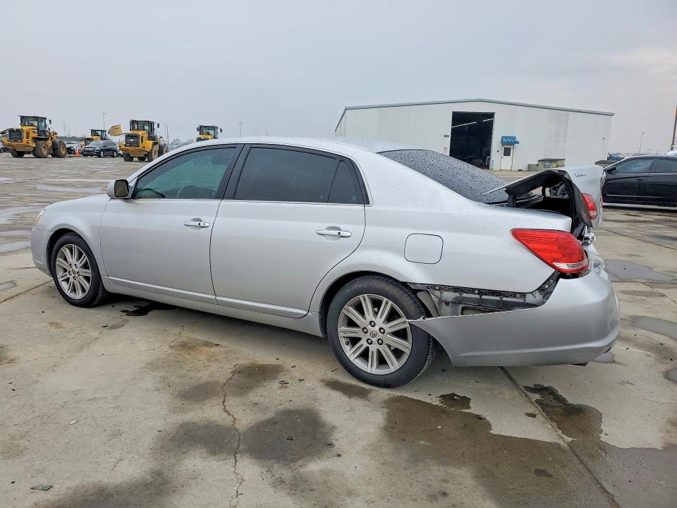 Photo 2 from auction – 2005 TOYOTA AVALON with VIN 4T1BK36B75U046952