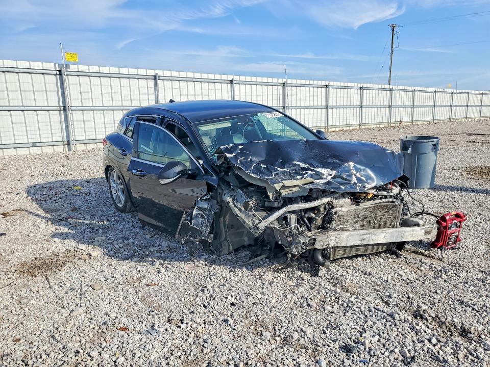 Photo 4 from auction – 2018 INFINITI QX30 with VIN SJKCH5CP9JA059665