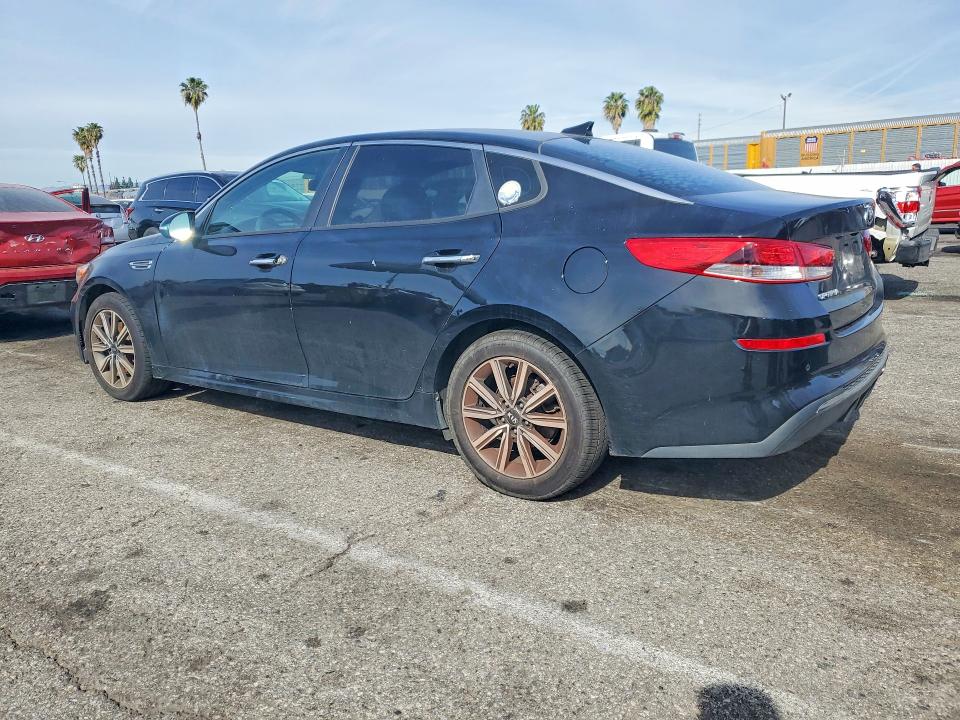 Photo 2 from auction – 2019 KIA OPTIMA LX with VIN 5XXGT4L36KG351032