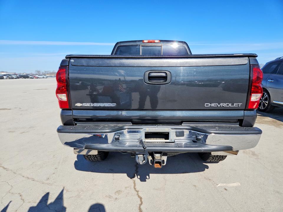 Photo 6 from auction – 2005 CHEVROLET SILVERADO with VIN 1GCHK23235F948208