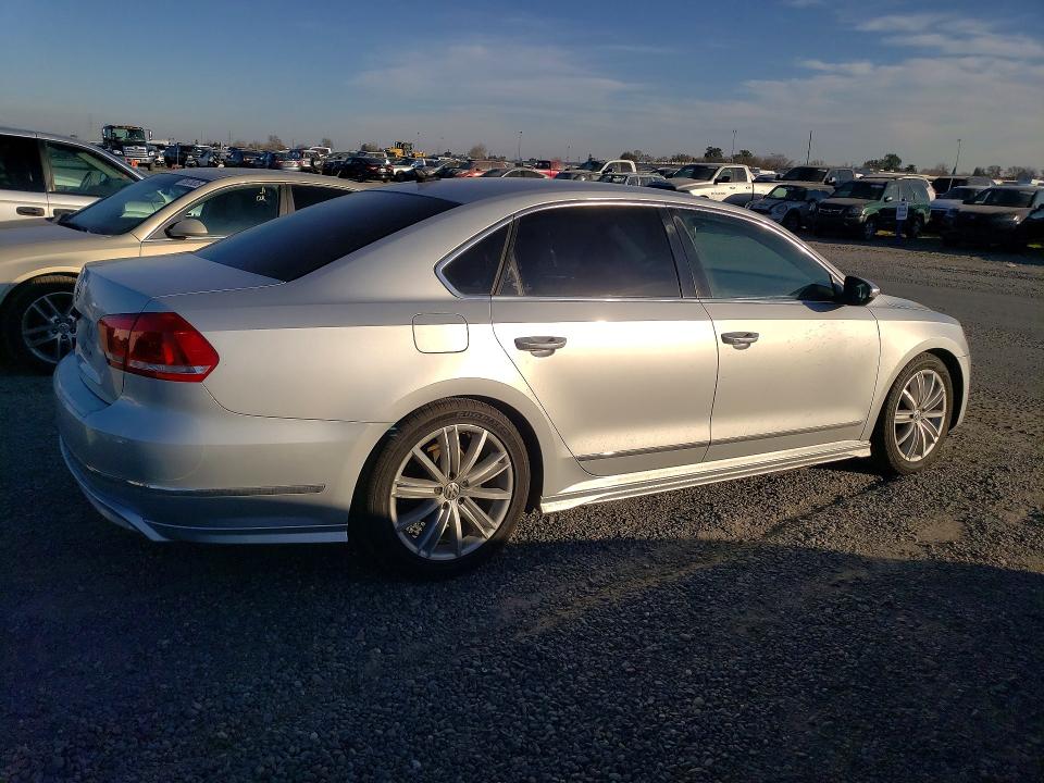 Photo 3 from auction – 2012 VOLKSWAGEN PASSAT with VIN 1VWCN7A32CC001540