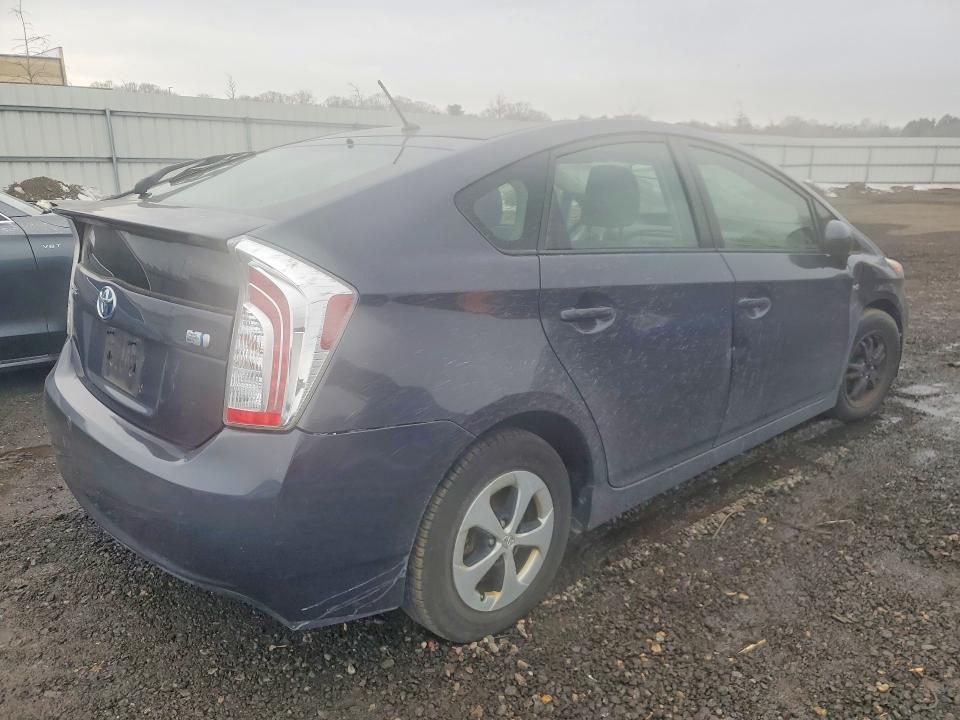 Photo 3 from auction – 2014 TOYOTA PRIUS with VIN JTDKN3DU7E0371270