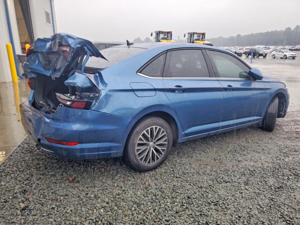 Photo 3 from auction – 2021 VOLKSWAGEN JETTA with VIN 3VWC57BU3MM067313