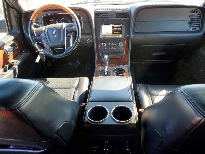 Photo 8 from auction – 2017 LINCOLN NAVIGATOR with VIN 5LMJJ2HT8HEL00839
