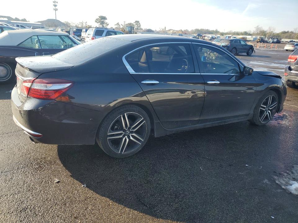 Photo 3 from auction – 2016 HONDA ACCORD SPO with VIN 1HGCR2F57GA079769