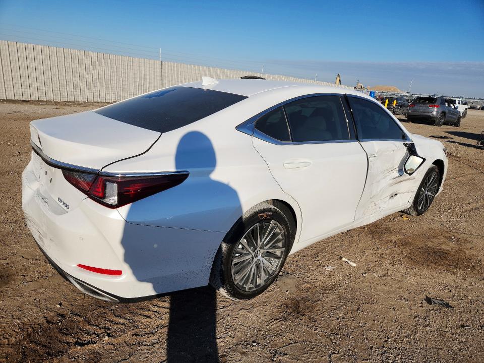 Photo 3 from auction – 2025 LEXUS ES with VIN 58ADZ1B13SU214032