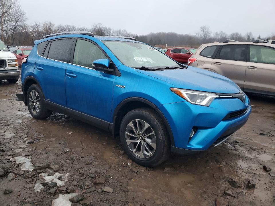 Photo 4 from auction – 2017 TOYOTA RAV4 HV with VIN JTMRJREVXHD088640