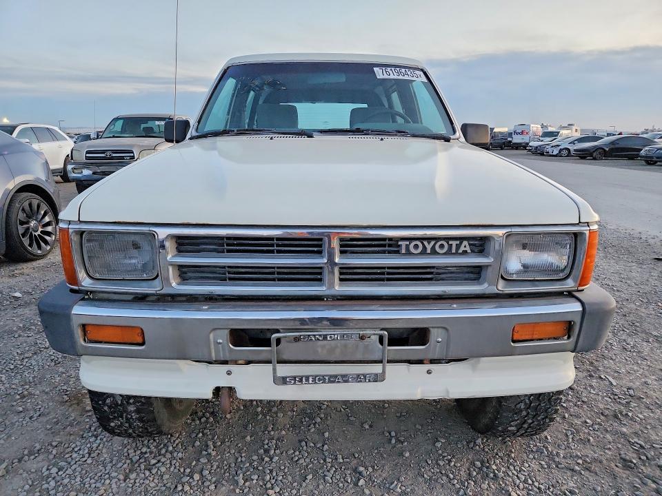 Photo 5 from auction – 1987 TOYOTA 4RUNNER with VIN JT4RN62D3H0102593