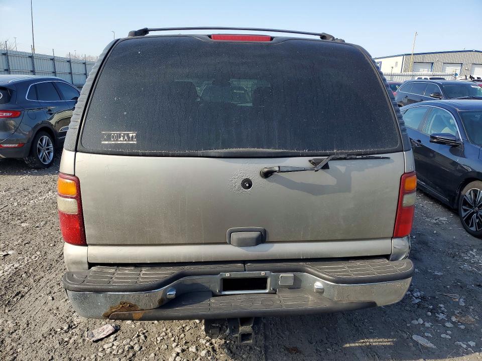 Photo 6 from auction – 2000 CHEVROLET SUBURBAN with VIN 3GNFK16T0YG225688