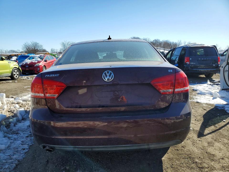Photo 6 from auction – 2013 VOLKSWAGEN PASSAT with VIN 1VWBP7A33DC126974