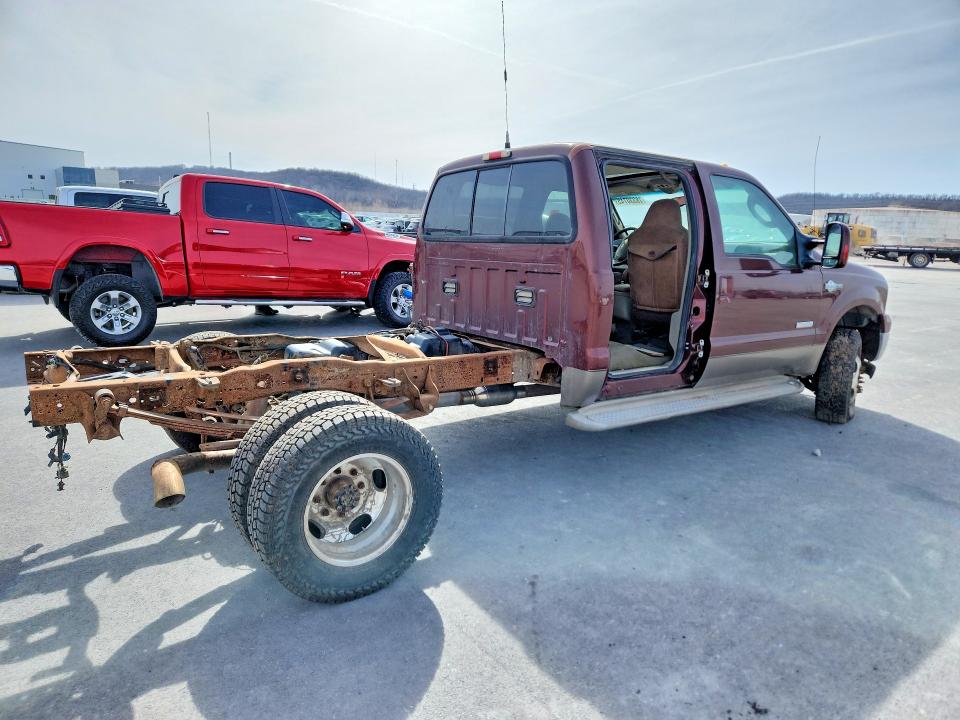 Photo 3 from auction – 2006 FORD F350 with VIN 1FTWW33PX6EA90563
