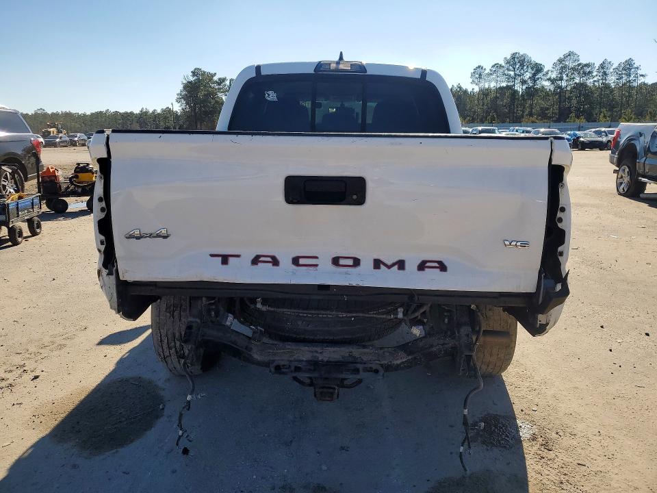 Photo 6 from auction – 2016 TOYOTA TACOMA DOU with VIN 5TFCZ5AN3GX032257