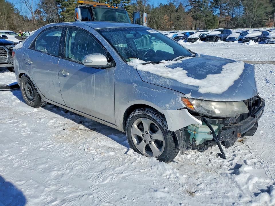 Photo 4 from auction – 2010 KIA FORTE EX with VIN KNAFU4A22A5270192