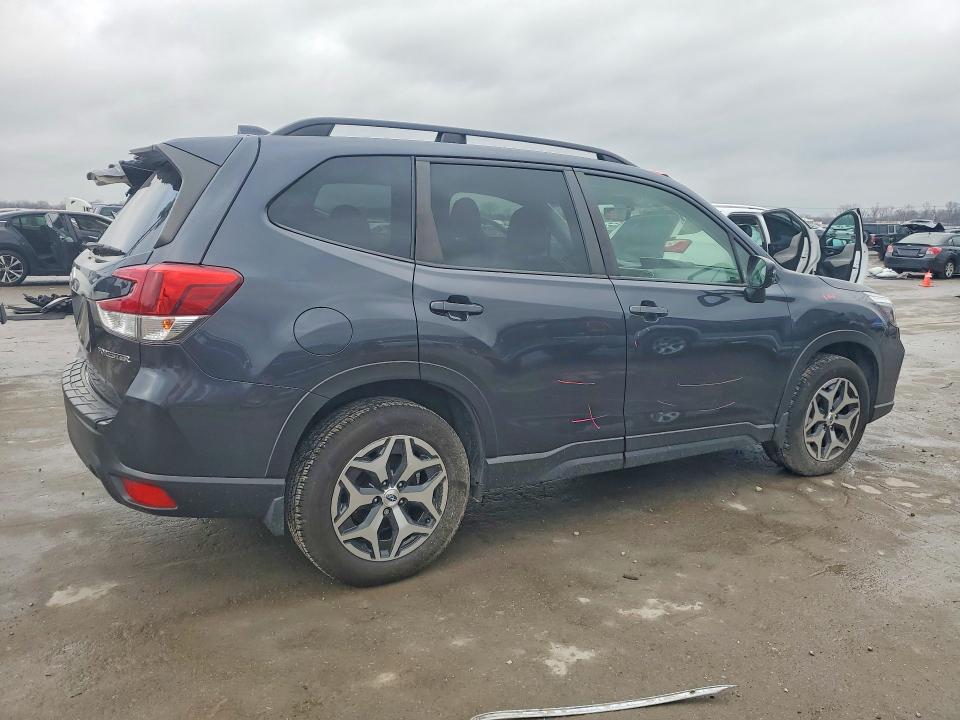 Photo 3 from auction – 2019 SUBARU FORESTER with VIN JF2SKAGC0KH574886