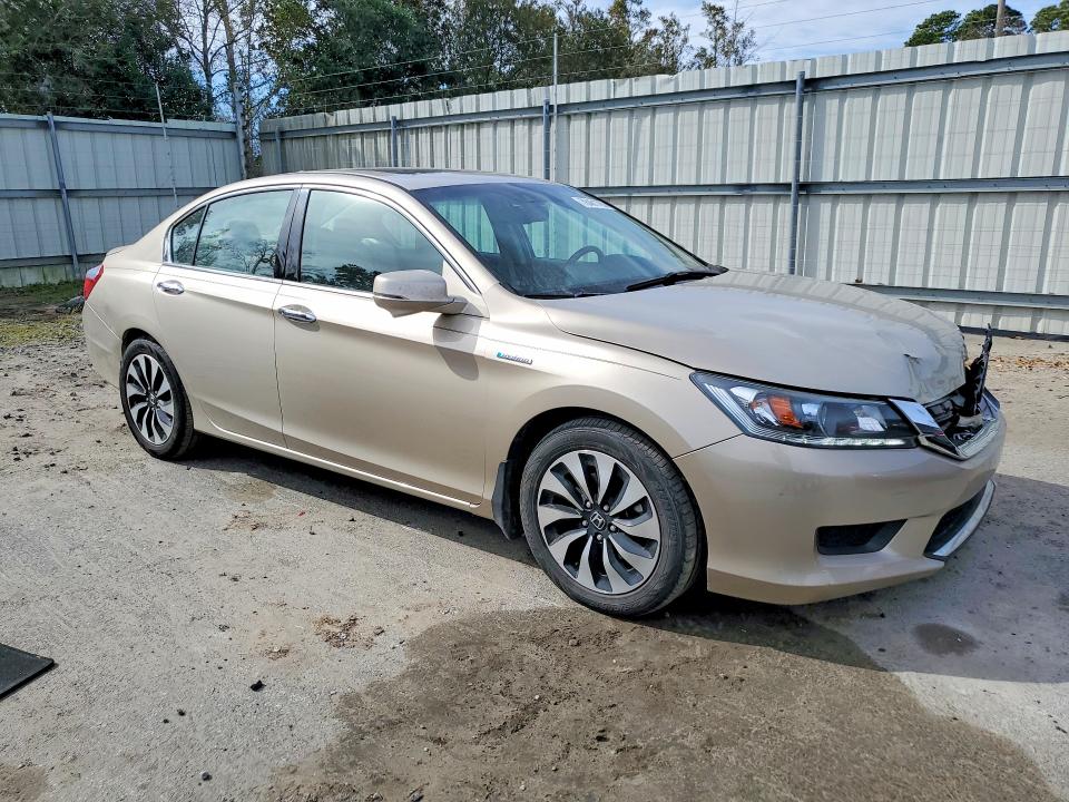 Photo 4 from auction – 2015 HONDA ACCORD with VIN 1HGCR6F5XFA005400