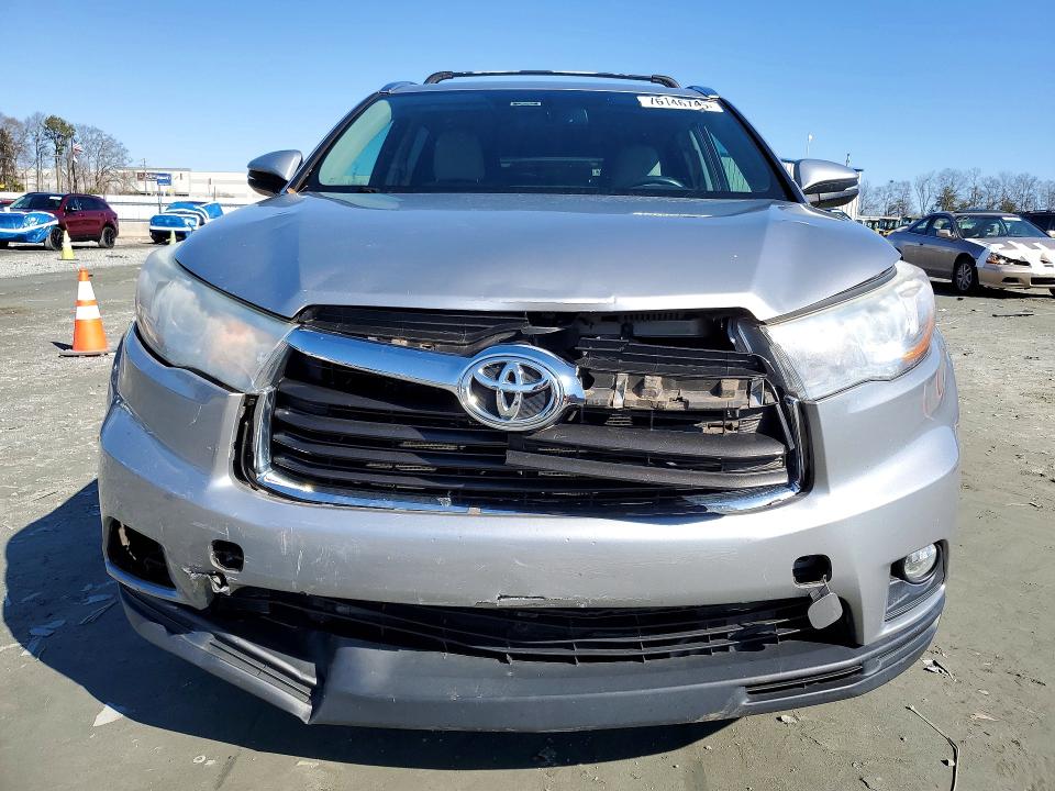 Photo 5 from auction – 2016 TOYOTA HIGHLANDER with VIN 5TDKKRFH0GS147172